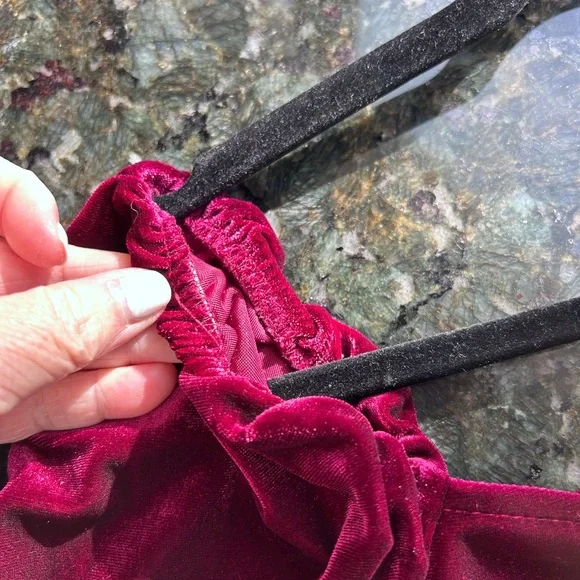 Mixed Threads Velvet Ruched Puffed Sleeve Cropped Top. Goth. Dark romantic. EUC - Picture 11 of 11